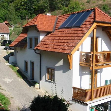 Weingut Und Ferienwohnung Pomassl Weissenkirchen in der Wachau Exterior foto