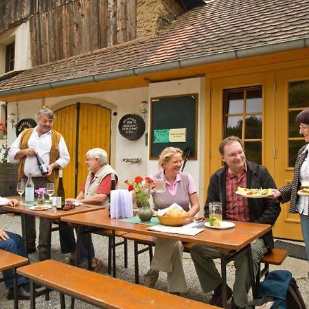 Weingut Und Ferienwohnung Pomassl Weissenkirchen in der Wachau Exterior foto