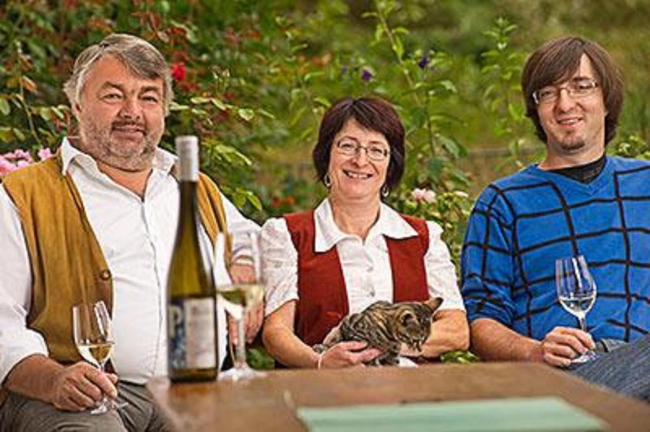 Weingut Und Ferienwohnung Pomassl Weissenkirchen in der Wachau Exterior foto